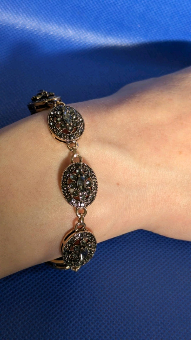 Vintage Art DECO Marcasite Style Crystals Antic Gold Colour Bracelet gift 19cm