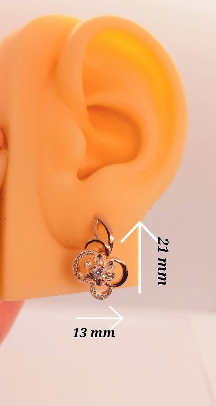 14Ct/585 Rose Filled High Quality Earrings Flower Shaped English Lock