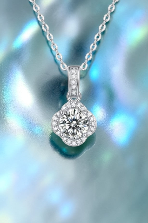 Lab Created 1.0 Ct  Moissanite Brilliant Cut VVS1 Lucky Clover Pendant Necklace 18Ct White Gold Pl