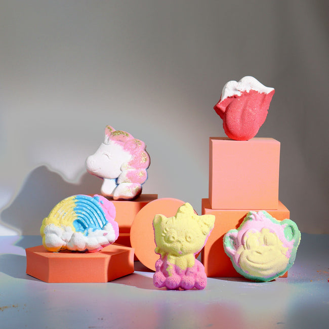 Unicorn Bathbombof Passion Fruit and Foaming Solution 100g