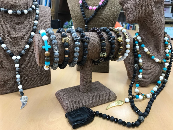 Hamsa / Black Agate - Gemstone Bracelet [Free UK Delivery]