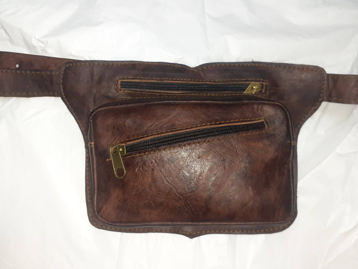 Square fanny artisan leather pack with 3 zippers
