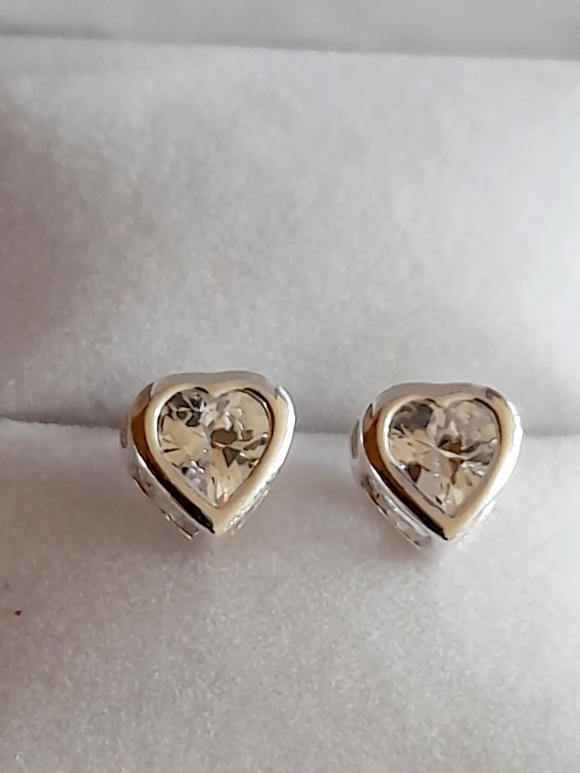 Genuine 925 Sterling Silver Sparkling Zircons Heart Earrings Stud