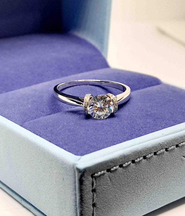 Lab Grown Created 1.0 Ct Moissanite Diamonds VVS1 in Platininum Plated 925 Sterling Silver
