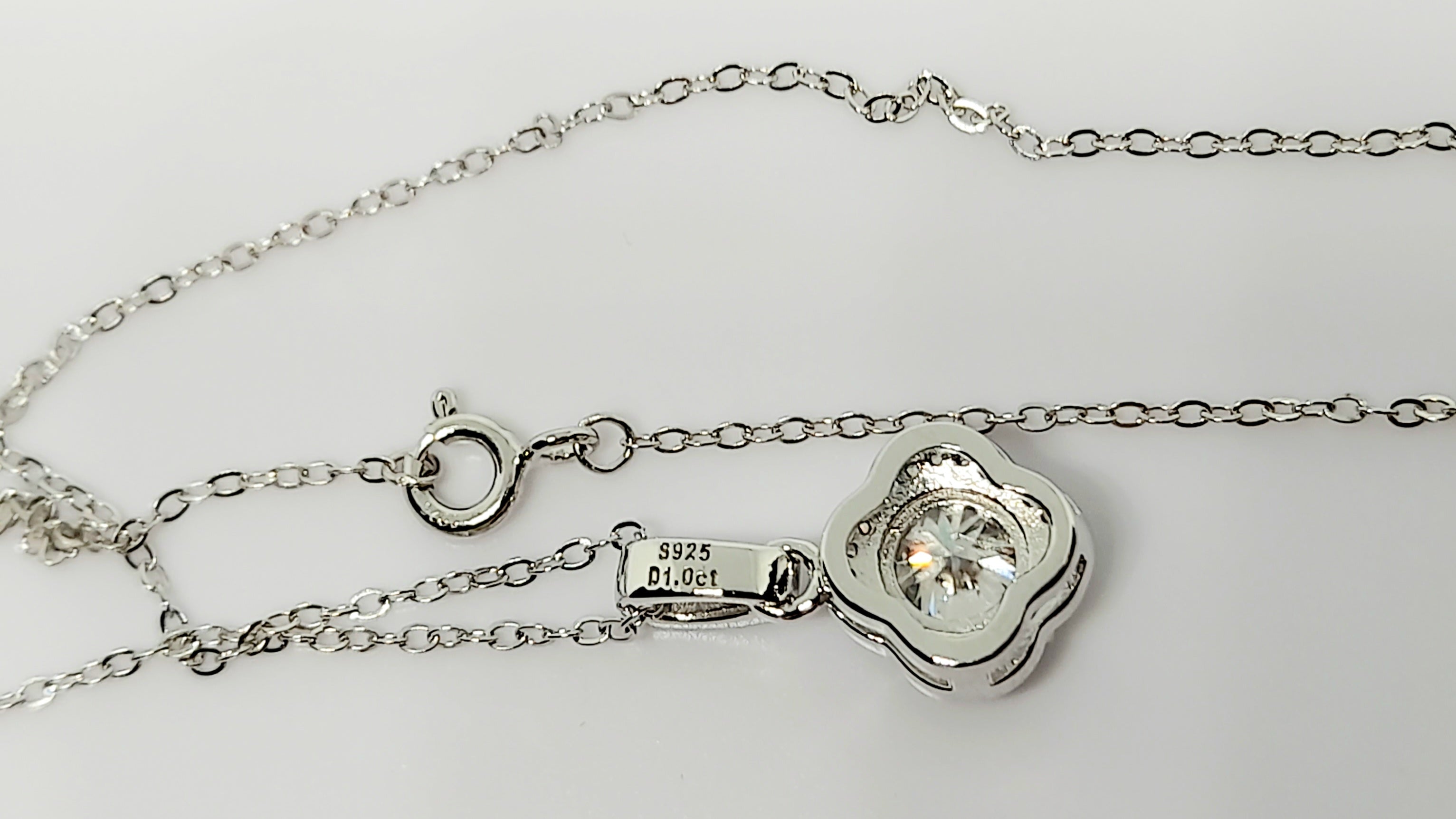 Lab Created 1.0 Ct  Moissanite Brilliant Cut VVS1 Pendant Necklace 18 Ct White Gold Finished Sterling Silver